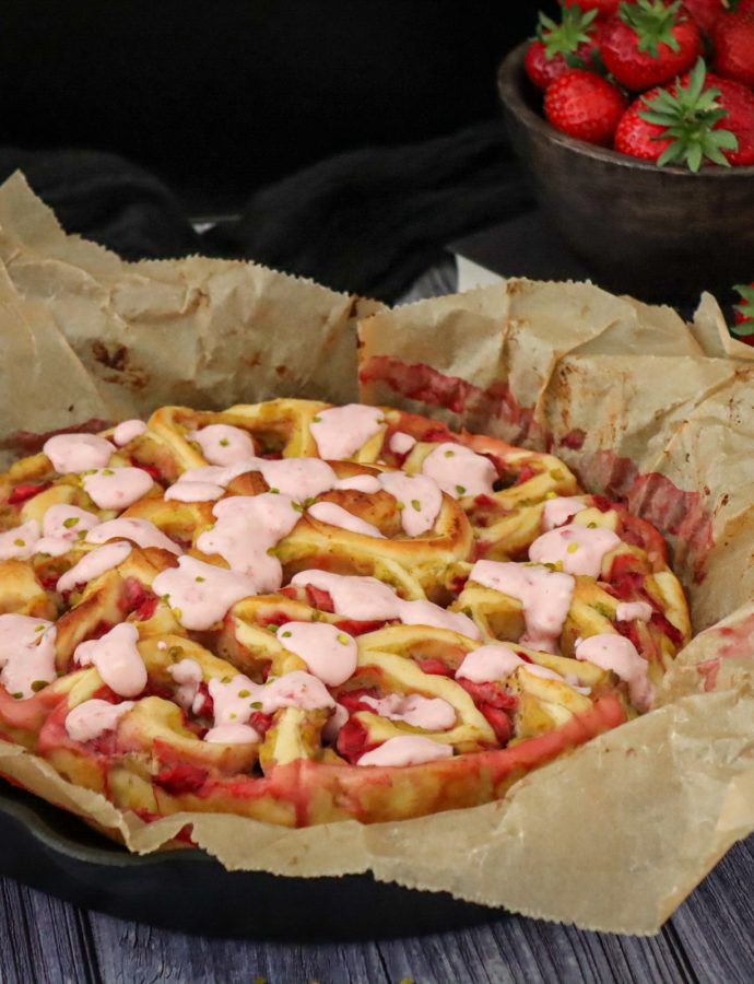 Erdbeer-Pistazien Schnecken