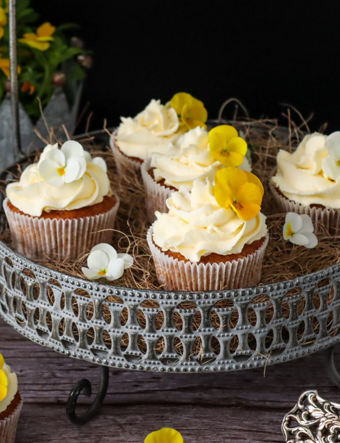Carrot Cake Cupcakes mit Eierlikör