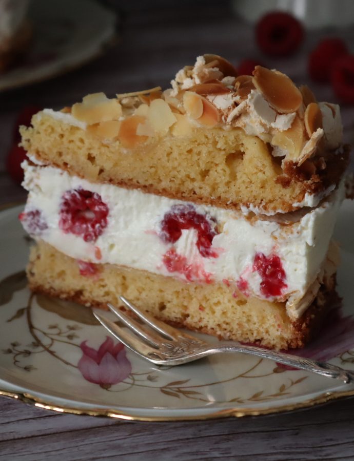 Himmelstorte mit Himbeeren
